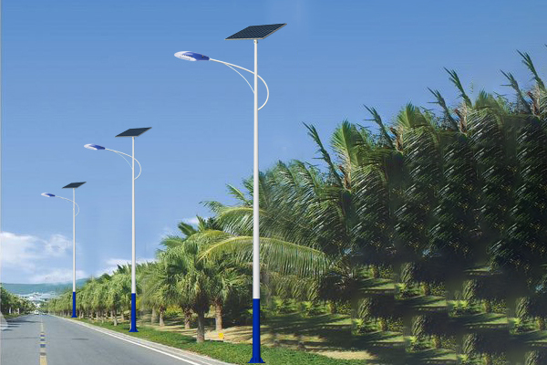 桑日太阳能路灯