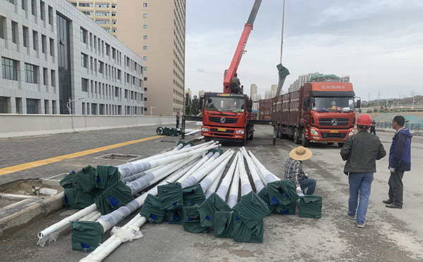 农村桑日太阳能路灯安装全解析：庭院桑日太阳能路灯施工指南