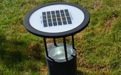 别墅庭院氛围营造：桑日草坪灯选型与布光技巧