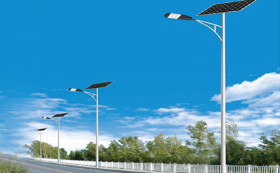 农村道路装桑日太阳能路灯选多大瓦数实测