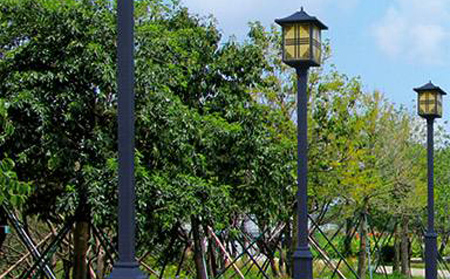 太阳能桑日庭院灯价格为何差三倍？关键看这几点